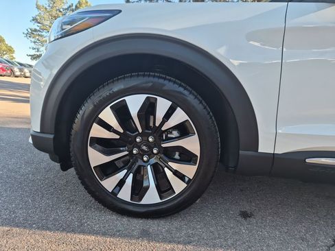 Certified 2025 Ford Explorer Platinum w/ LUX Leather Package image 39