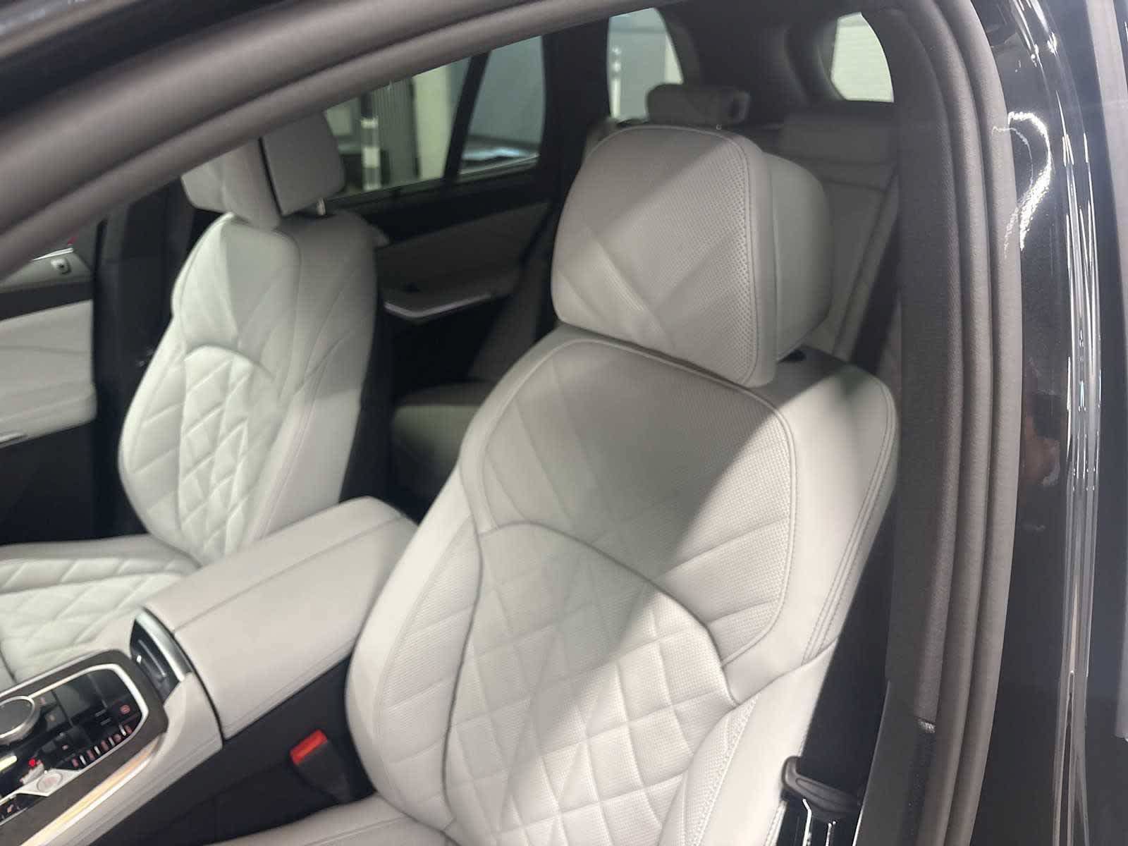 New 2026 BMW X5 xDrive40i w/ Climate Comfort Package AWD/4WD image 10