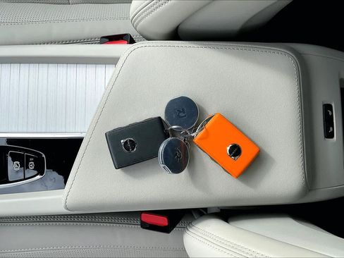 Used 2026 Volvo XC60 T8 Ultra w/ Protection Package Premier image 14