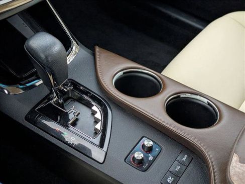 Used 2016 Toyota Avalon XLE Premium image 12