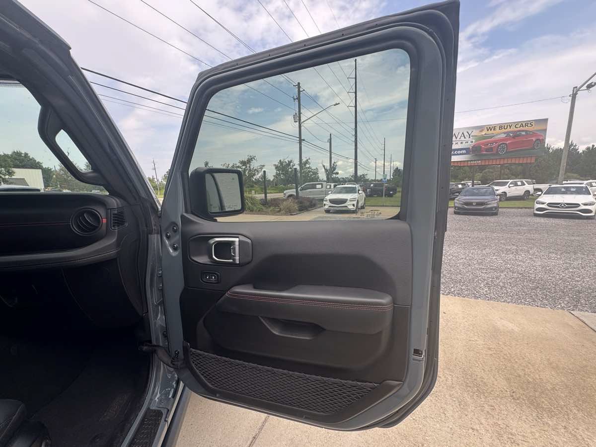 Used 2024 Jeep Wrangler Unlimited Rubicon AWD/4WD image 27