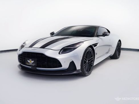 Used 2025 Aston Martin DB12 Coupe RWD image 2