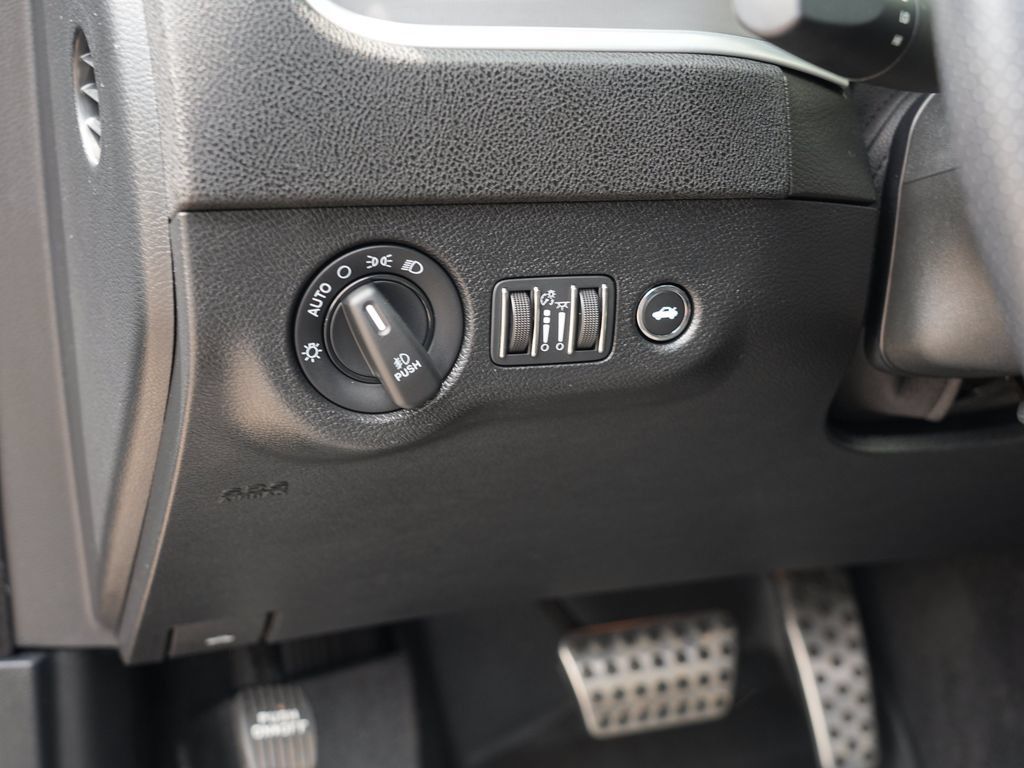 Used 2022 Dodge Charger GT RWD image 17