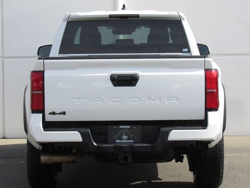 Certified 2024 Toyota Tacoma TRD Off-Road AWD/4WD image 7