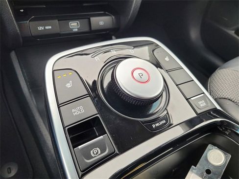 Used 2022 Kia Niro EX image 23