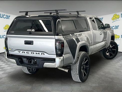 Used 2018 Toyota Tacoma SR5 image 6