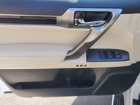 Used 2023 Lexus GX 460 Premium image 18