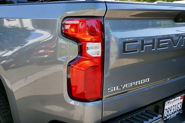Used 2021 Chevrolet Silverado 1500 RST w/ Convenience Package II RWD image 8