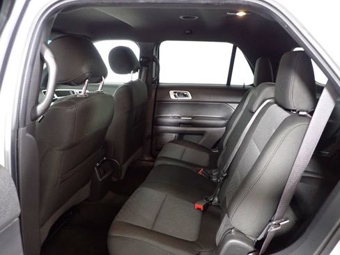 Used 2013 Ford Explorer XLT FWD image 32