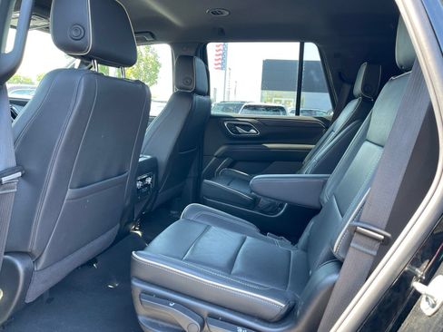 Used 2024 GMC Yukon SLT AWD/4WD image 4
