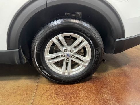 Used 2023 Ford Explorer XLT w/ Equipment Group 202A image 93