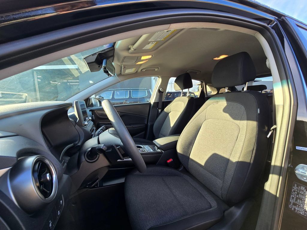 Used 2023 Hyundai Kona SE FWD image 18