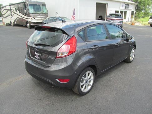 Used 2015 Ford Fiesta SE w/ Equipment Group 201A FWD image 4