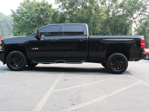 Used 2019 Chevrolet Silverado 2500 LTZ w/ Duramax Plus Package AWD/4WD image 28