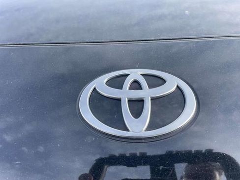 Used 2025 Toyota Camry SE FWD image 3
