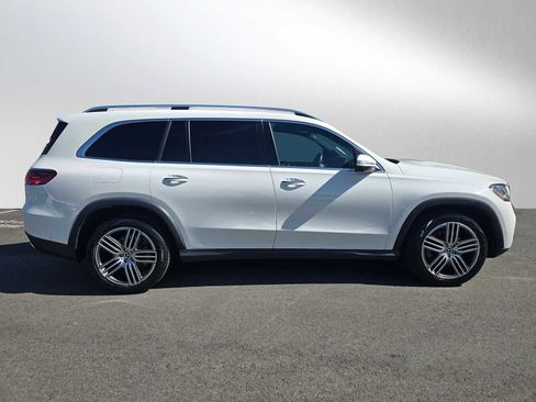 Used 2024 Mercedes-Benz GLS 450 4MATIC image 2