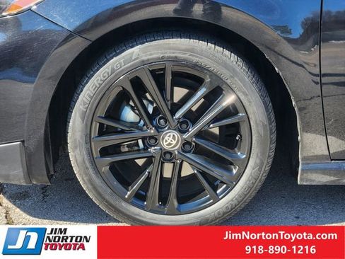 Used 2025 Toyota Camry SE image 13