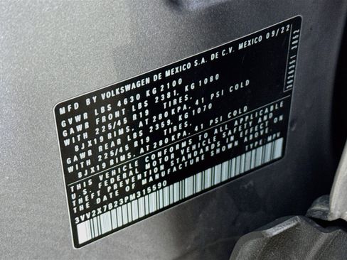 Used 2023 Volkswagen Taos SEL AWD/4WD image 32