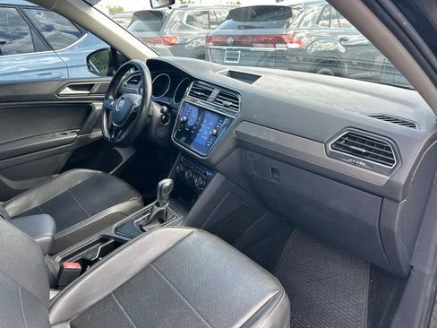 Used 2018 Volkswagen Tiguan SE FWD image 42
