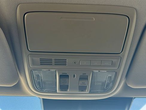 Used 2018 Honda CR-V Touring image 30