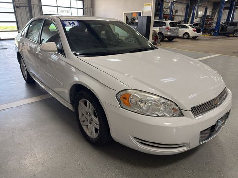 Used 2014 Chevrolet Impala LT w/ LT Sunroof Package FWD image 4