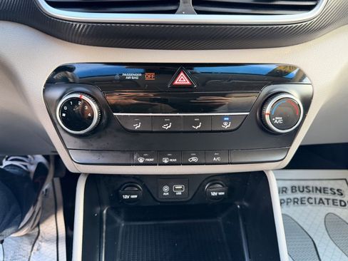 Used 2020 Hyundai Tucson SE w/ Cargo Package image 26