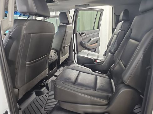 Used 2018 Chevrolet Suburban Premier AWD/4WD image 18