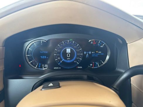 Used 2020 Cadillac Escalade Platinum AWD/4WD image 20