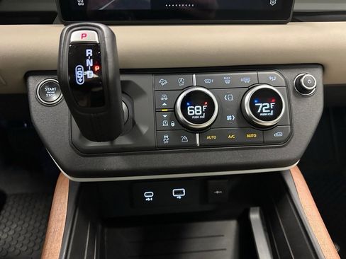 Used 2024 Land Rover Defender 110 S image 15