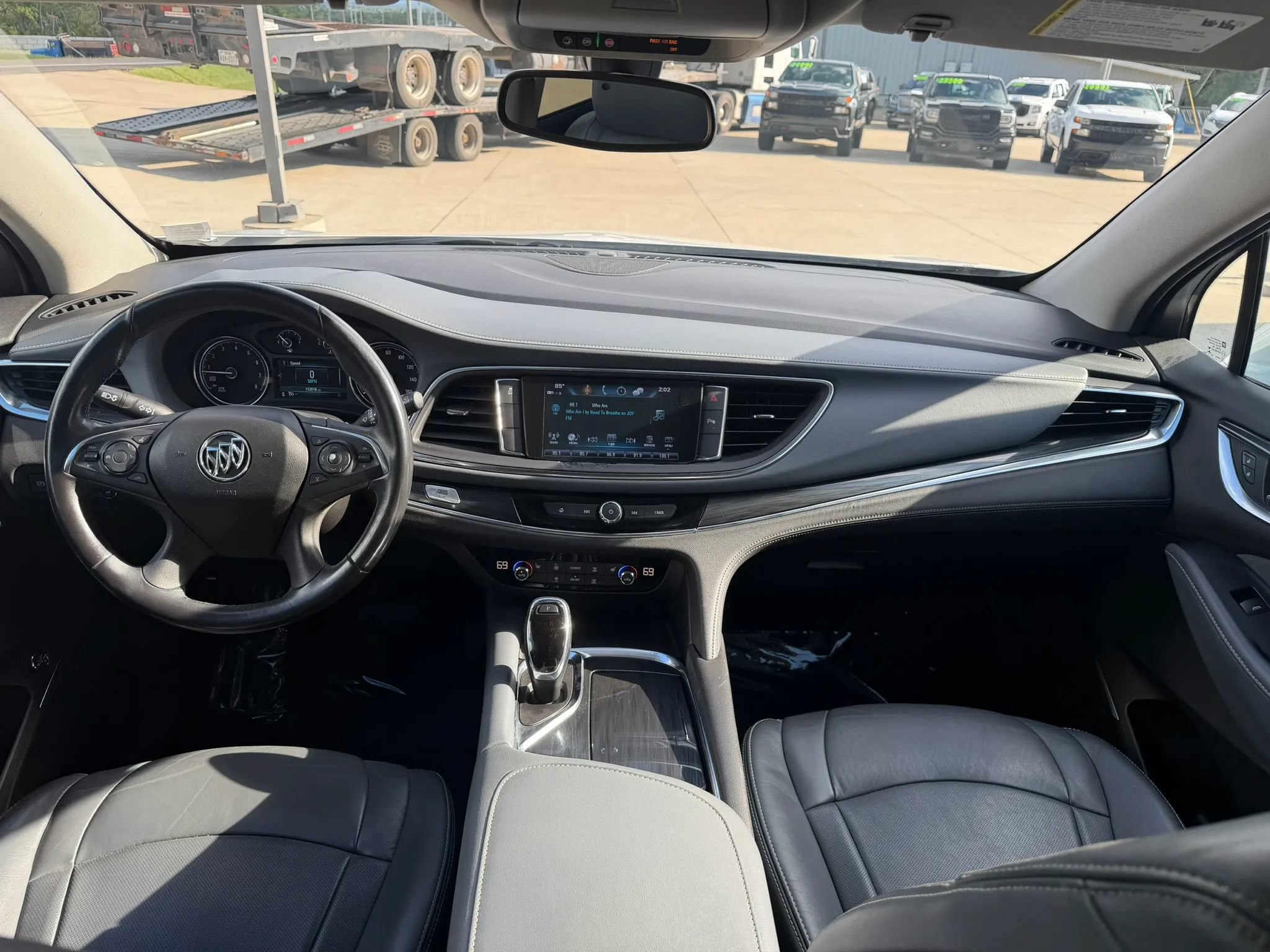 Used 2019 Buick Enclave Essence FWD image 17