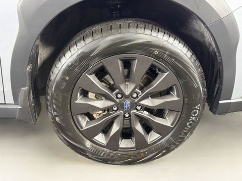 Used 2025 Subaru Outback Onyx Edition AWD/4WD image 36