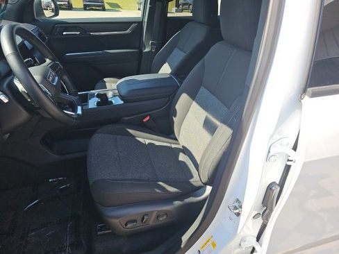 Certified 2025 GMC Acadia Elevation image 13