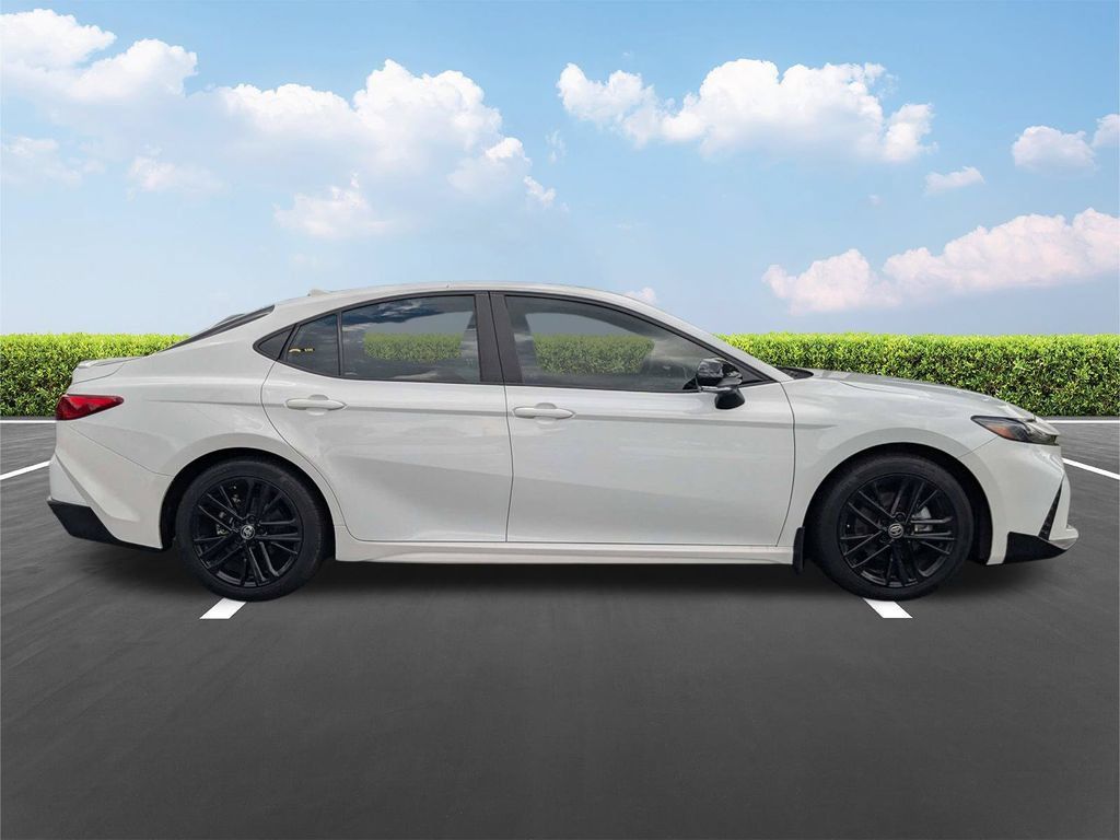 Used 2025 Toyota Camry SE FWD image 3