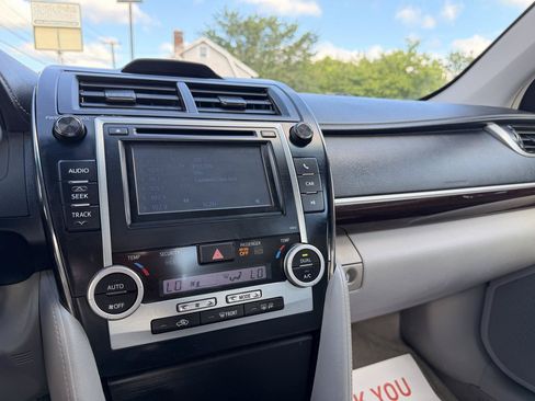 Used 2012 Toyota Camry XLE FWD image 19