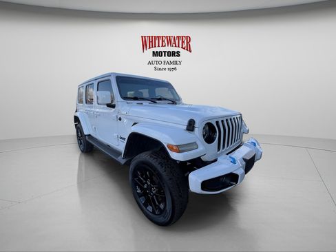 Used 2021 Jeep Wrangler Unlimited Sahara AWD/4WD image 8