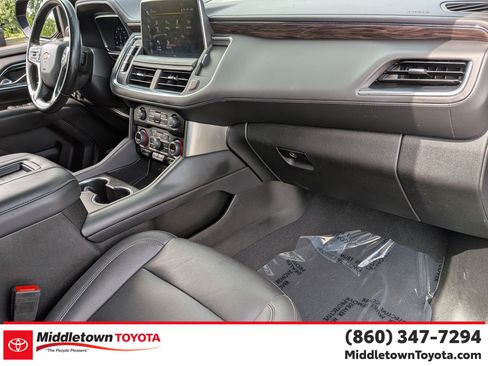 Used 2022 Chevrolet Suburban LT w/ Luxury Package AWD/4WD image 37