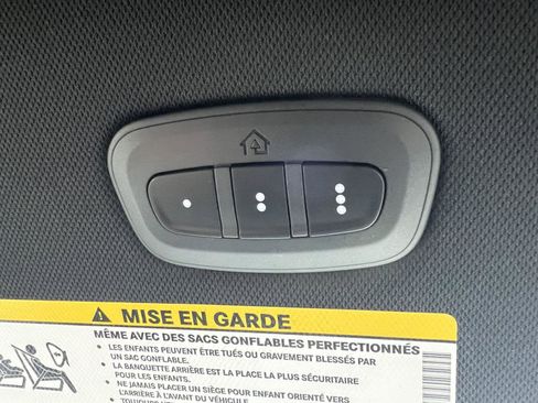 New 2026 Chrysler Pacifica Select image 33