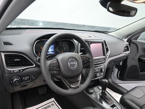 Used 2022 Jeep Cherokee Trailhawk w/ Premium Leather Package AWD/4WD image 14
