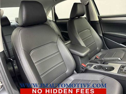 Used 2021 Volkswagen Passat 2.0T SE image 21