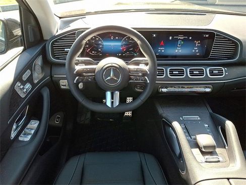 New 2026 Mercedes-Benz GLS 450 4MATIC image 11