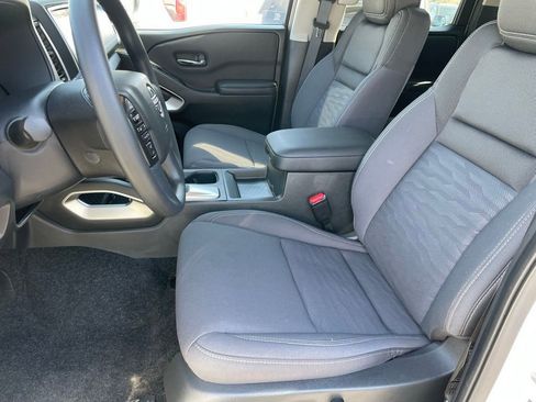Certified 2023 Nissan Frontier SV AWD/4WD image 7