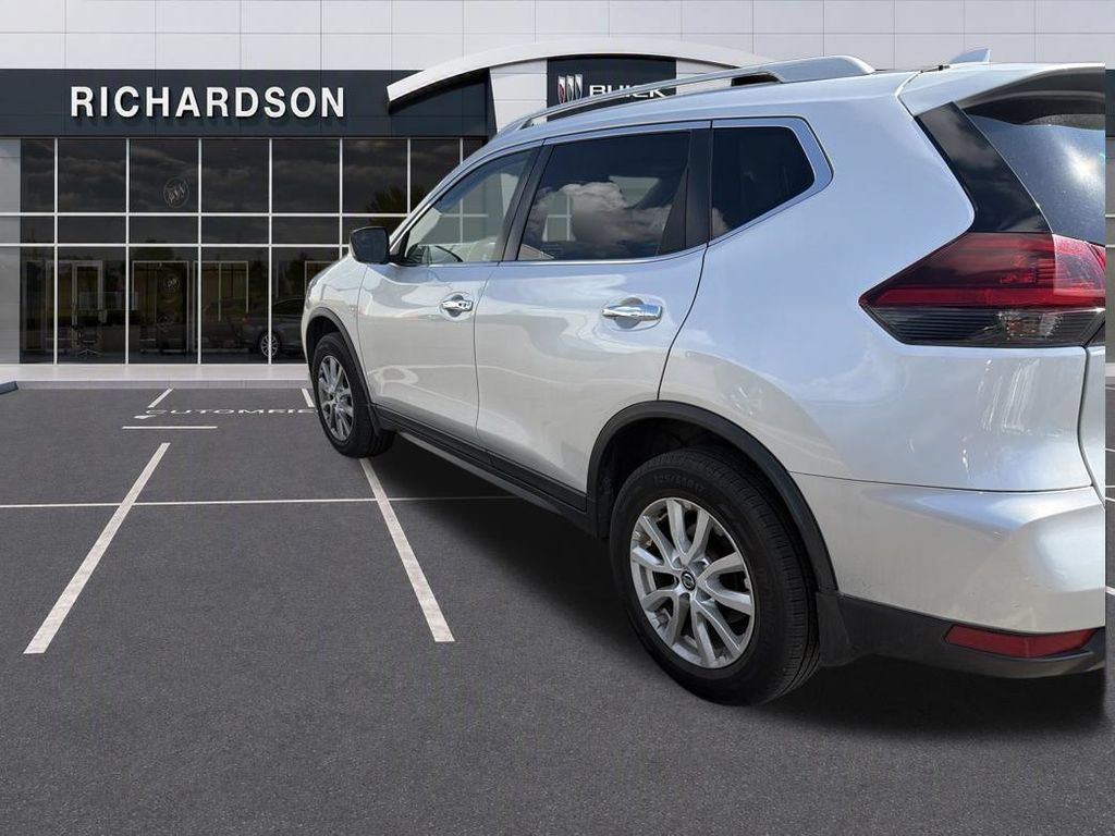 Used 2018 Nissan Rogue SV AWD/4WD image 12