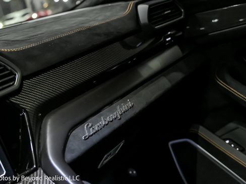Used 2024 Lamborghini Urus Performante image 40