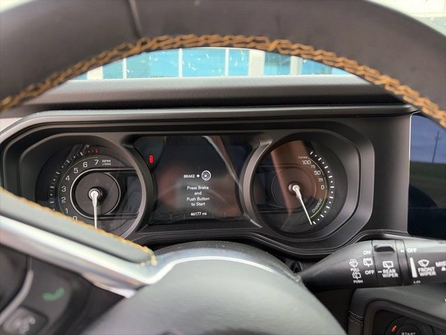 Used 2024 Jeep Wrangler Unlimited Sahara AWD/4WD image 6
