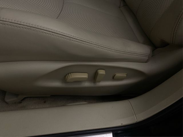 Used 2015 INFINITI Q70 3.7 AWD/4WD image 25