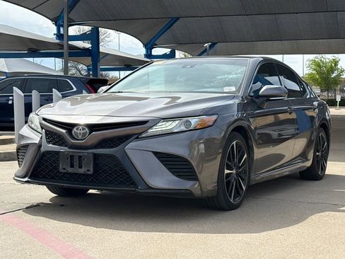 Used 2019 Toyota Camry XSE image 2