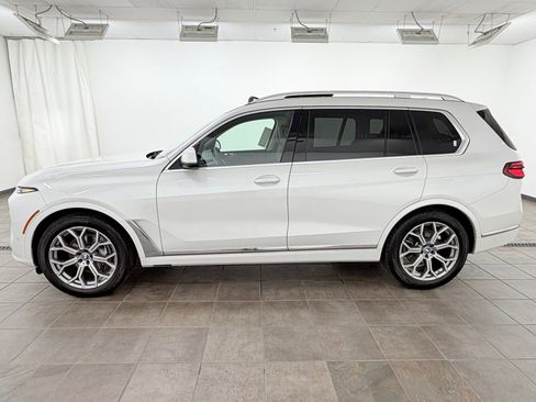 Used 2024 BMW X7 xDrive40i AWD/4WD image 2