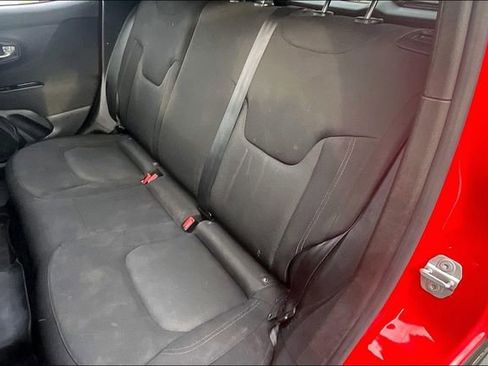 Used 2020 Jeep Renegade Sport image 26