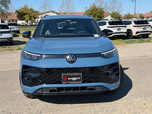 New 2026 Volkswagen Tiguan SE R-Line AWD/4WD image 4