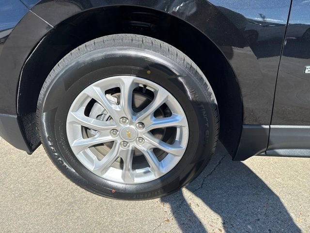 Used 2020 Chevrolet Equinox LS w/ LS Convenience Package FWD image 4
